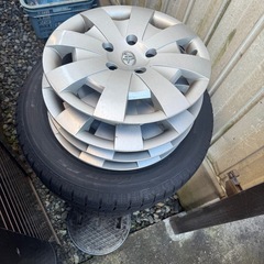 スノータイヤ195-65-15の画像