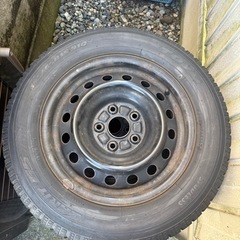 スノータイヤ195-65-15の画像