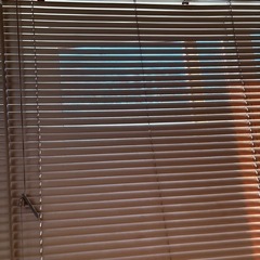 ブラインド 茶色の画像