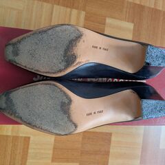 フェラガモ靴　女性用　濃紺色の画像