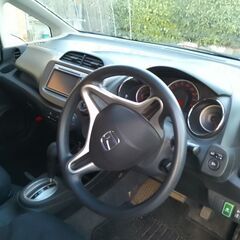 ﾎﾝﾀﾞ ﾌｨｯﾄ 1.3G 10thｱﾆﾊﾞｰｻﾘｰ【走行距離少ない】の画像