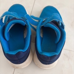 adidas スニーカー　18センチの画像