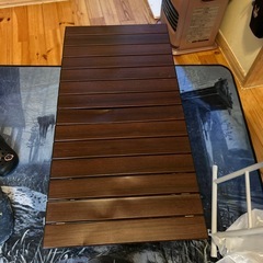 折り畳みテーブルの画像