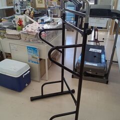 リユースのサカイ栃木店★ジモティ割あり★  懸垂器具 ブラック W110×D71×H147 クリーニング済み TC11766の画像