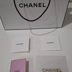  Xmasプレゼント特典付！！　シャネル　２０２５年冬限定コスメセット（ホワイトのホリデー限定ギフトラッピング）の画像