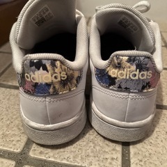 捨てる前に投稿adidasシューズの画像