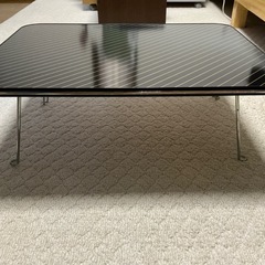 折りたたみテーブルの画像