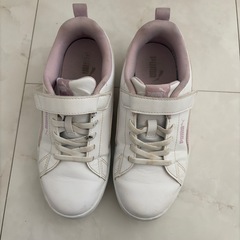 PUMA 21センチスニーカーの画像