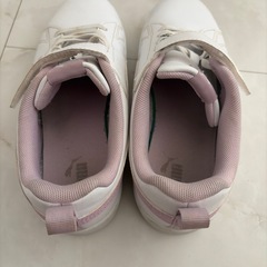 PUMA 21センチスニーカーの画像