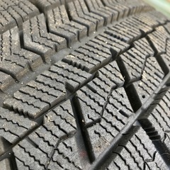 ⭐️譲り先決定
※引取早い方に【候補日添えて問い合わせ下さい】 スタッドレスタイヤ155-65-13ブリヂストン　場所によりお運びも可能　ホイール付きの画像