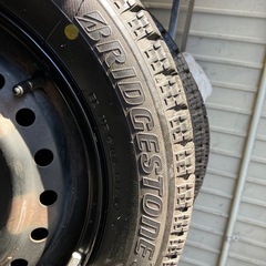 ⭐️譲り先決定
※引取早い方に【候補日添えて問い合わせ下さい】 スタッドレスタイヤ155-65-13ブリヂストン　場所によりお運びも可能　ホイール付きの画像