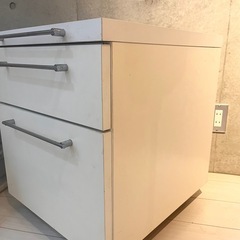 🕊️【キャスター付きオフィスチェスト】🕊️の画像