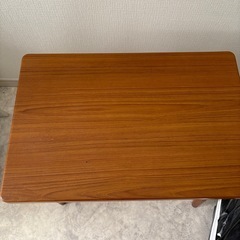 サイドテーブルの画像