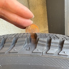 溝あり！スタッドレスタイヤ4本　215/45R17 の画像