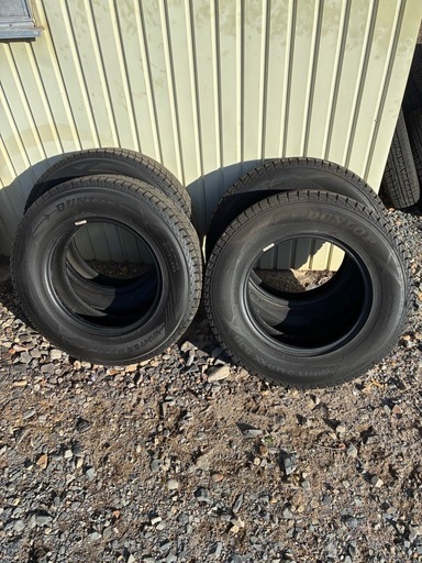 ダンロップ　スタッドレスタイヤ　ウインターマックスSJ8 195/80/15