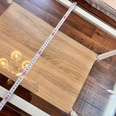 システムK センターテーブル 【ガラスが魅せる美しいデザイン】 安心して使える強化ガラス仕様 中板を使ったディスプレイ空間 ガラステーブル 開放感 インテリア 幅80×奥行52×高さ39cm ホワイトウォッシュの画像