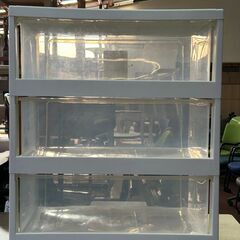 アイリスオーヤマ　ワイドチェスト　クロ－ゼットの奥行にピッタリ‼の画像