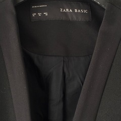 ZARA  ノーカラージャケット　の画像