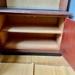 【参考画像】上品レトロな雰囲気の店舗什器■アンティーク調の陳列棚■本棚などにもの画像