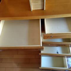 学習机、椅子の画像