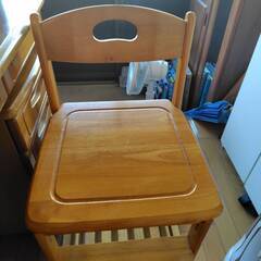 学習机、椅子の画像