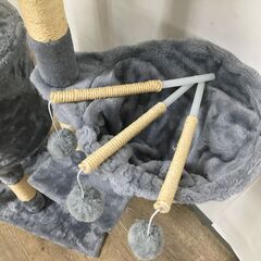 海外製 キャットタワー 高さ135cm 説明書/おもちゃ付 ペット ペット用品 25k菊STの画像