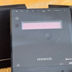 スピーカー、CDプレーヤーの画像