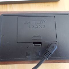 木目時計 目覚まし 置き時計 おしゃれ デジタル LED 温度計[ワイヤレス充電 搭載]の画像