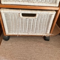 籐籠風引き出しラックの画像