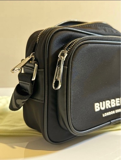【新品】Burberry ショルダーバッグ　パディバッグ　カメラバッグ　バーバリー