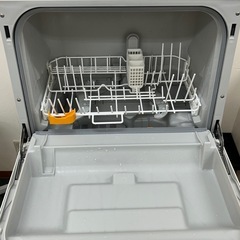 稼働　Panasonic 食器洗い乾燥機　NP-TCR4-W 家電　2019年製の画像