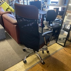 昇降式オフィスチェアの画像