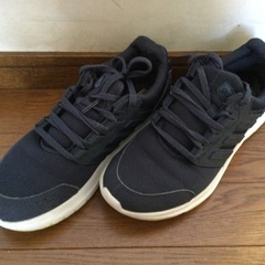 スニーカー　adidas  サイズ25cm  濃紺の画像