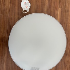 円形のホワイトシーリングライト(2個)、リモコン付きの画像