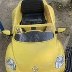 黄色いミニカーの画像