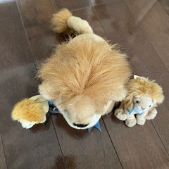 プジョーのライオンぬいぐるみの画像