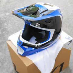 FOX V1 オフロードヘルメットの画像