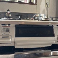 【引取確定　問い合わせ終了☑️】Rinnai ガスコンロ（プロパンガス用・グリル付き）＋調味料ラック付きの画像