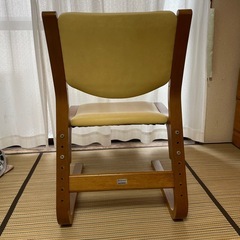 カリモク家具　ベネッセ　成長チェアの画像