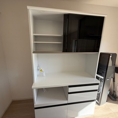 食器棚の画像