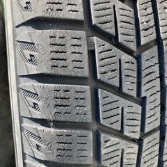 スタッドレスタイヤの画像