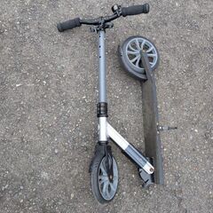 キックボード SWAGTRON K8 スクーター 子供/大人用 耐荷重100kg 折りたたみ式の画像