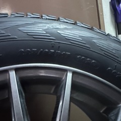 スタッドレスタイヤの画像