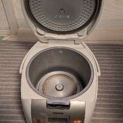 炊飯器（TOSHIBA）の画像