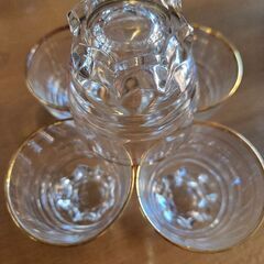 ガラスコップ５個　　100円の画像