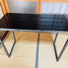 デスク　テーブルの画像