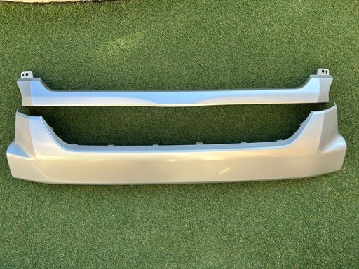 トヨタ　ハイエース　ワイド　純正グリル　8型