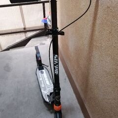 折りたたみ式キックボードの画像