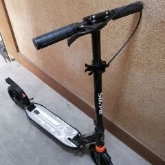 折りたたみ式キックボードの画像