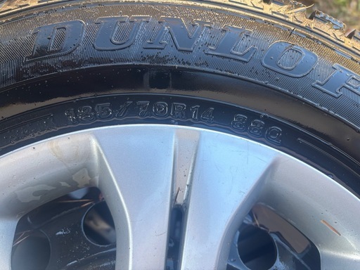 日産ノート純正ホイール+8分山スタッドレス